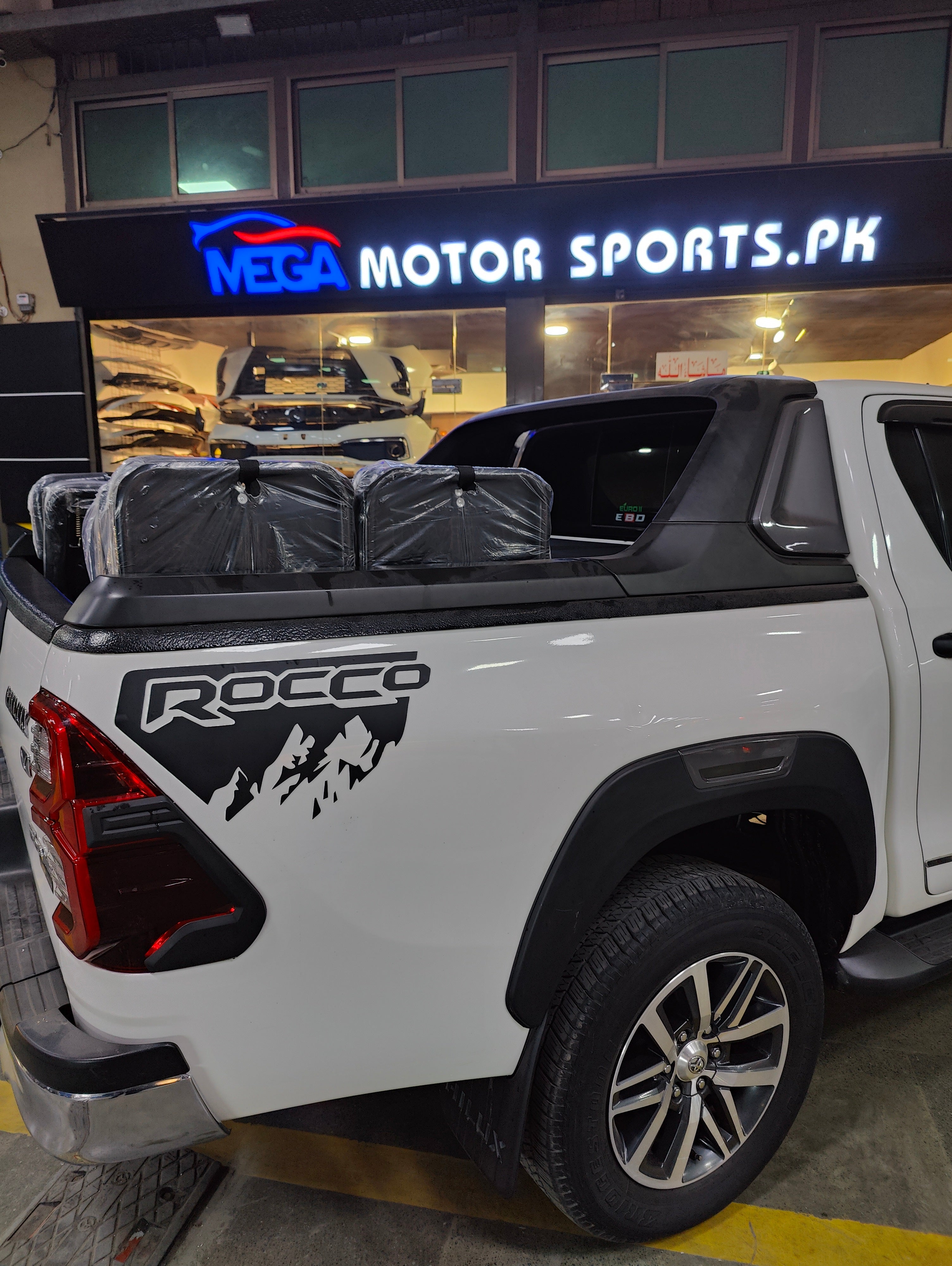 Toyota Hilux Revo Rocco Style Roll Bar FRP