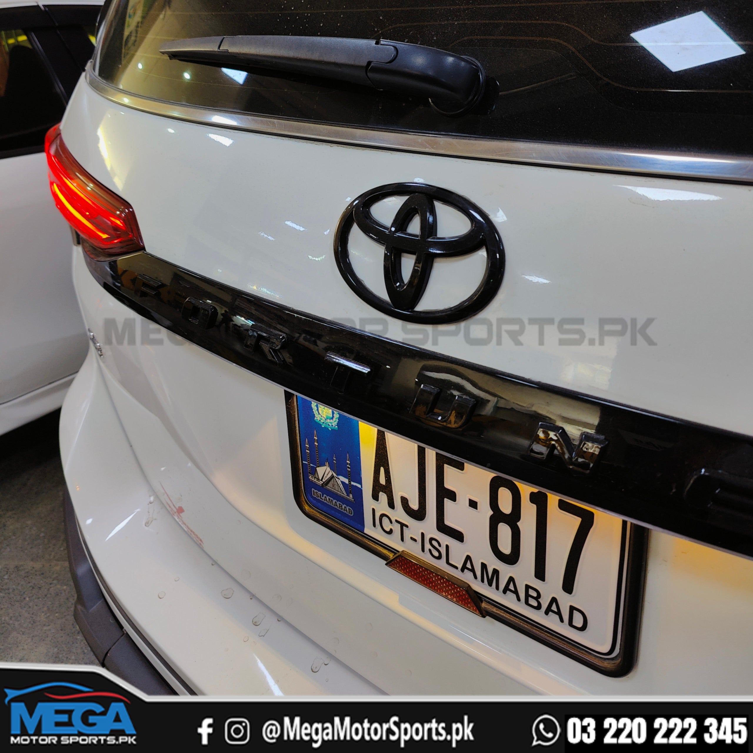 Fortuner Trunk Black Garnish Legender Style - Model 2016 - 2023